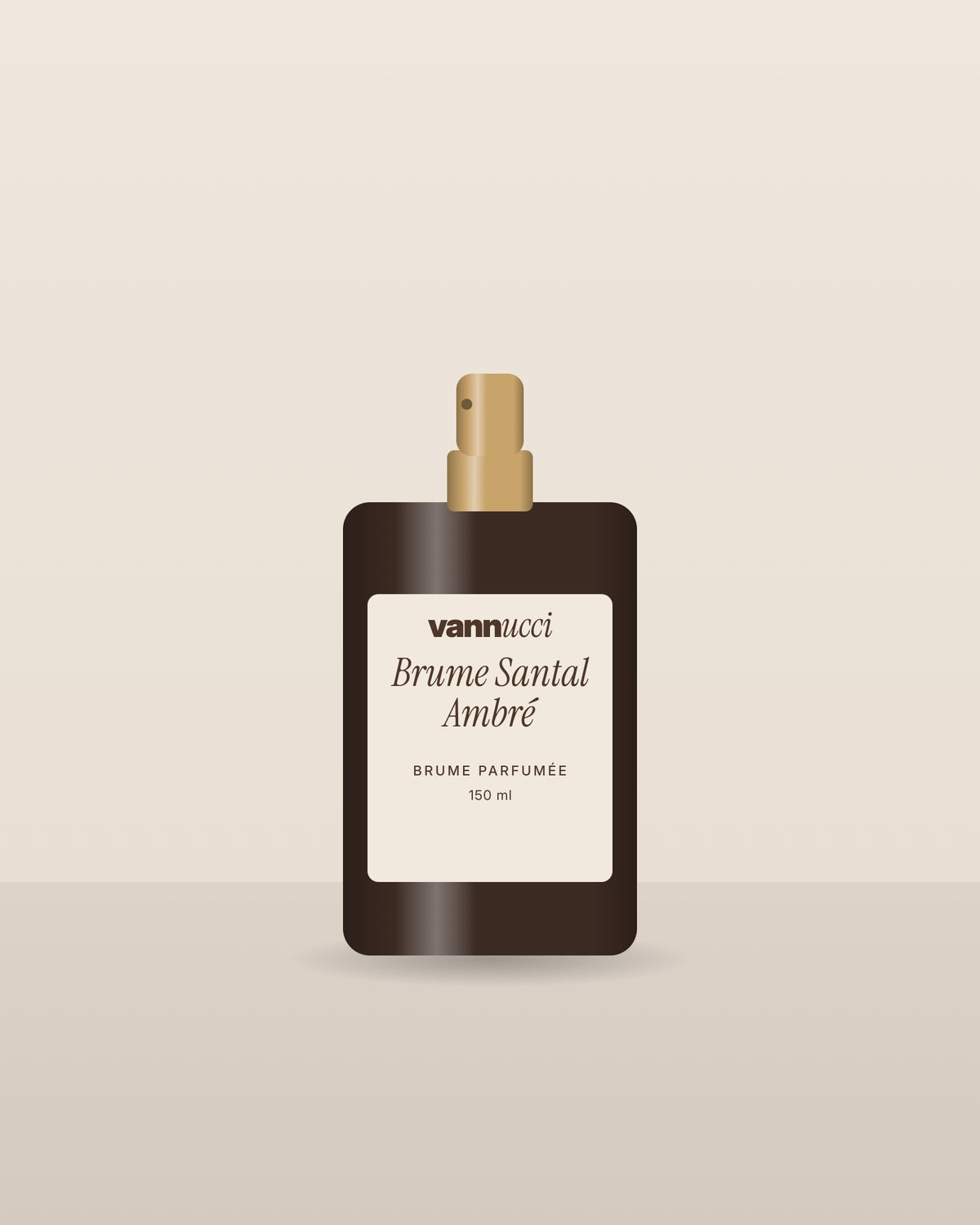 Brume Santal Ambré Vannucci, flacon vaporisateur sur fond clair